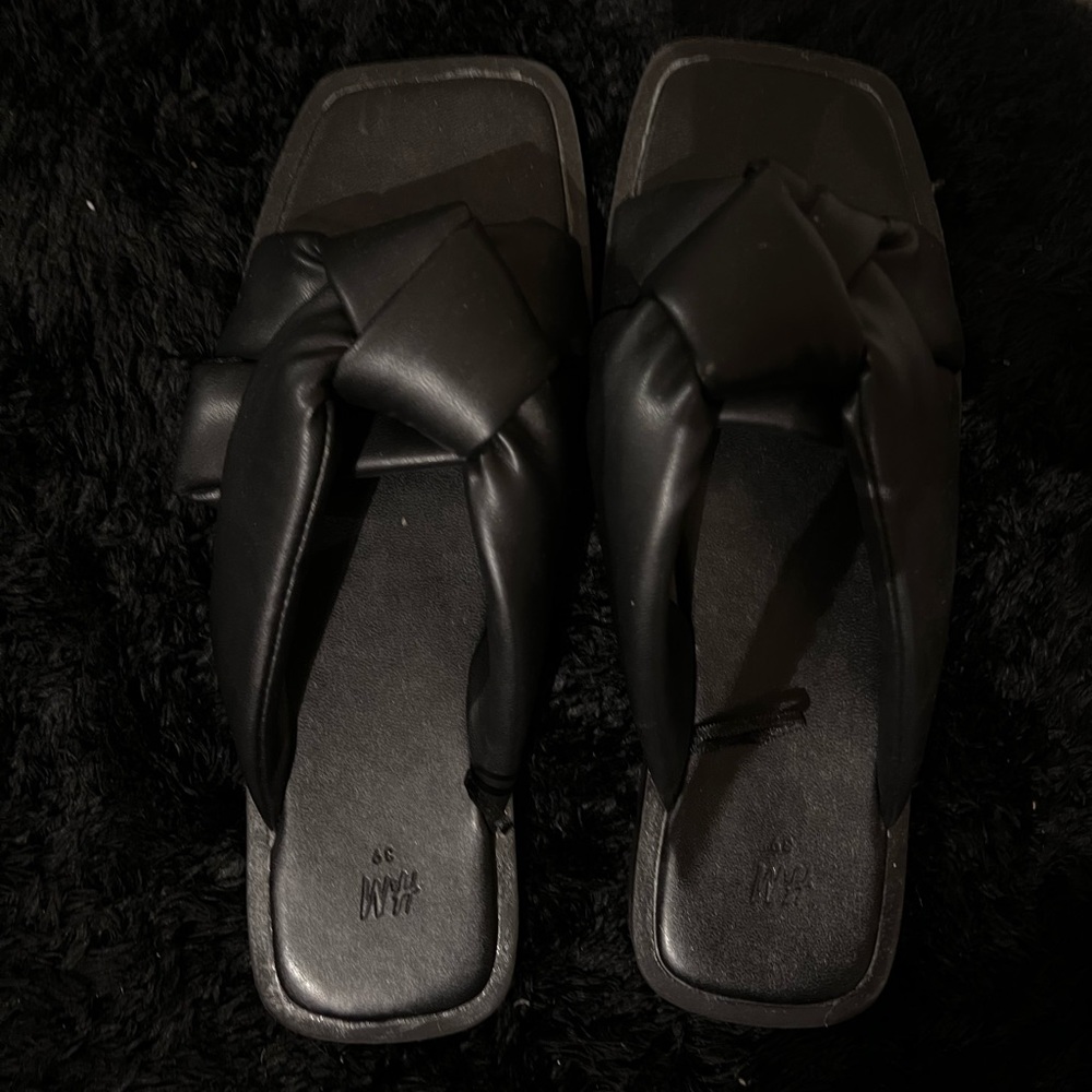 h&m black sandals